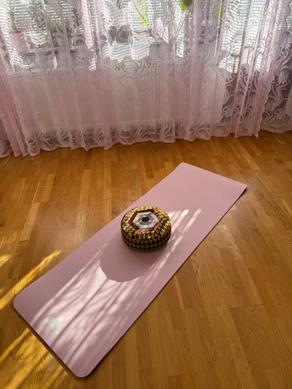 Velvet Ground - 13" Meditation Cushion