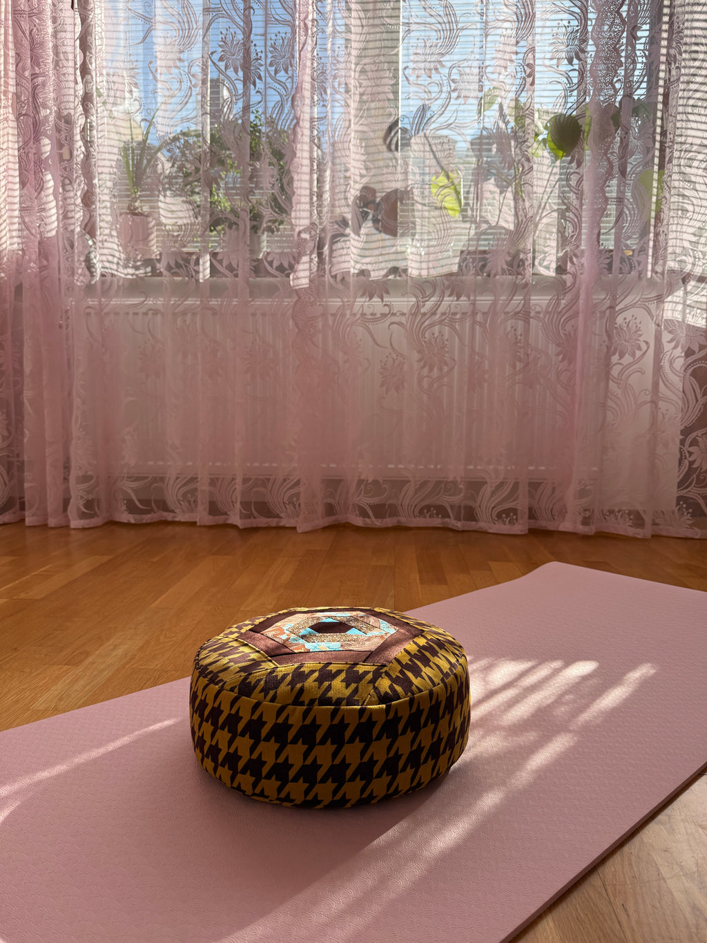 Velvet Ground - 13" Meditation Cushion